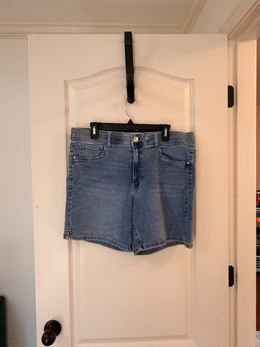 Angels Forever Young Everlux Sculpt Denim Shorts Size 16 - Picture 2 of 12